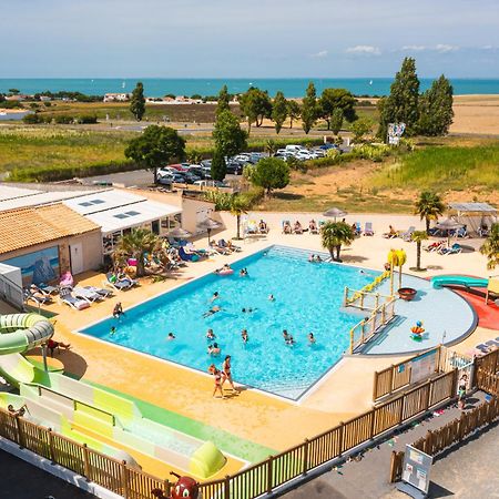 Camping Les Peupliers Ла-Флот Экстерьер фото