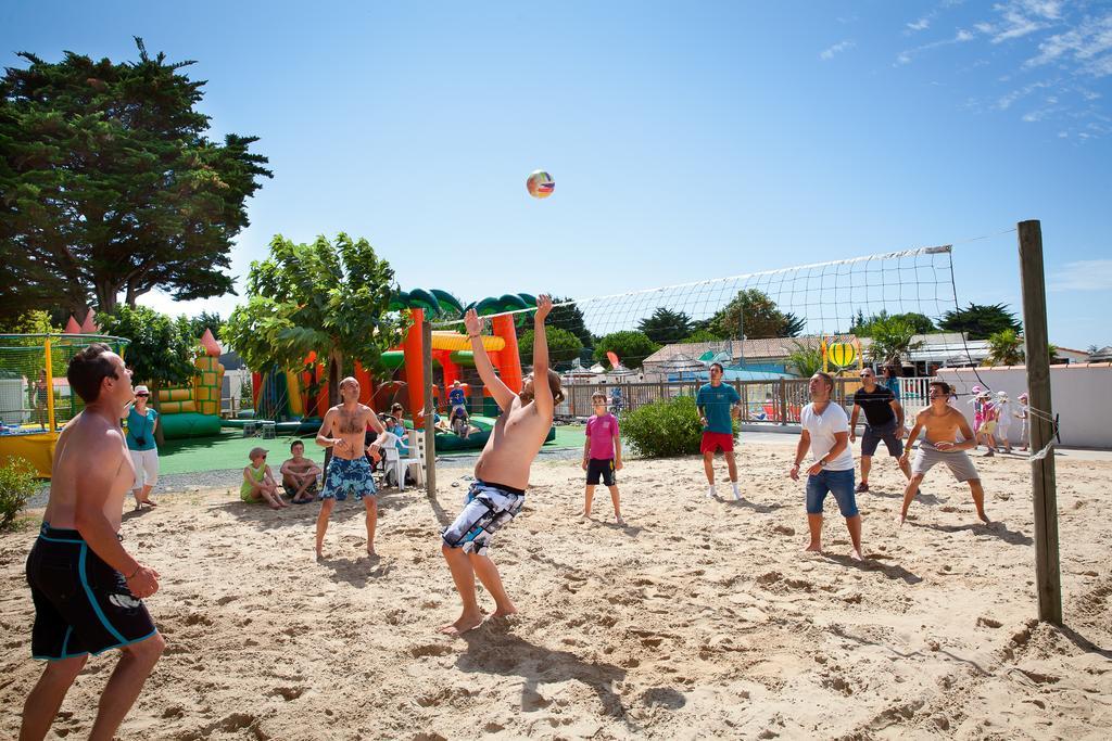 Camping Les Peupliers Ла-Флот Экстерьер фото